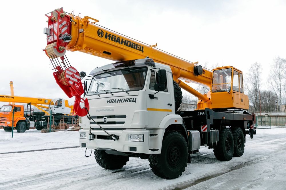 Услуги автокрана Камаз 6х6 вездеход Ивановец 25 тонн и Ивановец 16 тон