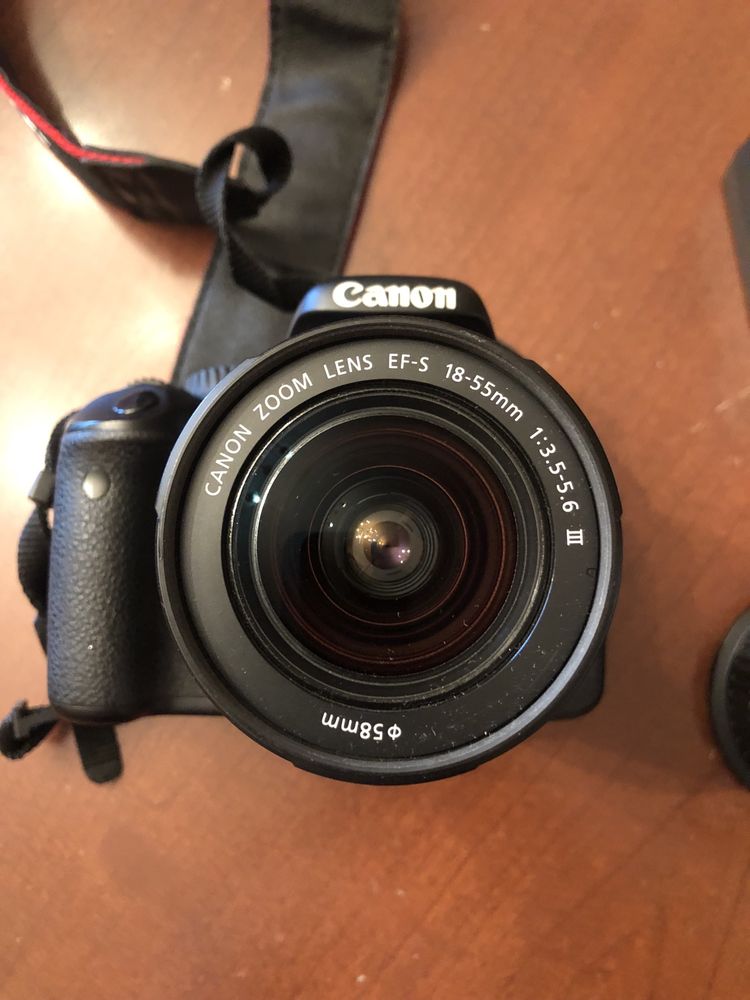 Фотоапарат”Canon”EOS 550D