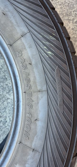 4 anvelope iarna Yokohama 225/65/16.Pretul este pe bucata