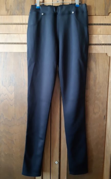 Продаются ( жакет; брюки и т.д )