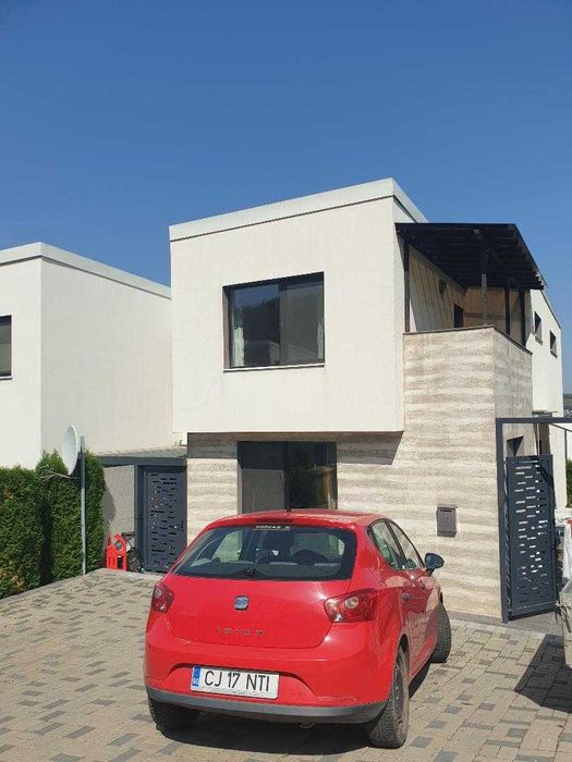 Inchiriez CASA (duplex)