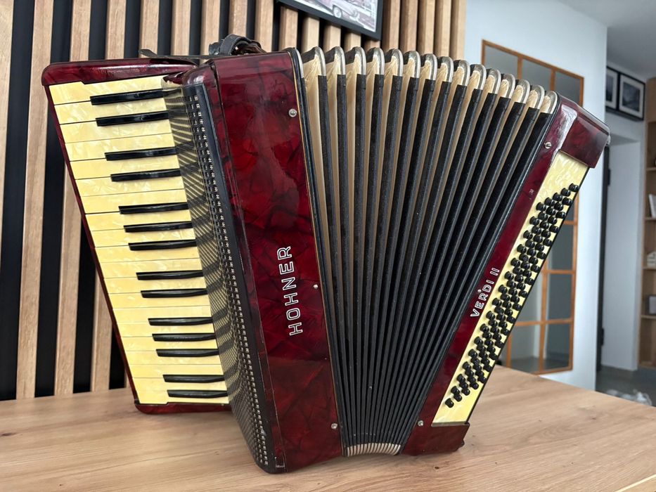 Acordeon Hohner Verdi 2 cu 80 de basi in sita