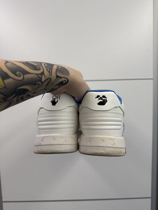 Off-White ,,for walking”