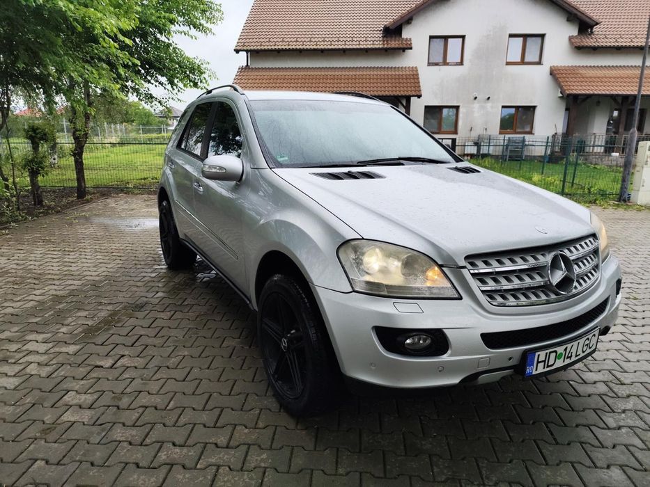 Mercedes-Benz ML Mercedes ML 320 – Putere, confort și stil!