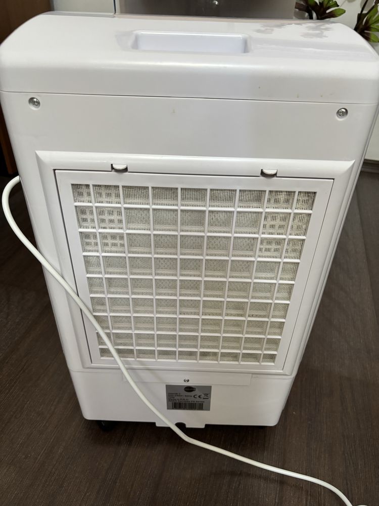 Racitor de aer Equation, 70 W, 3 viteze