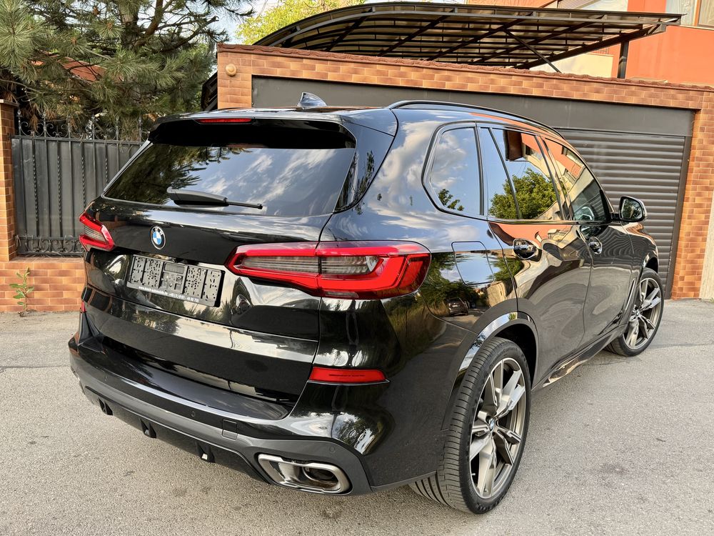 BMW X5 M50d xDrive 400cp INDIVIDUAL , Panorama , Swarovski , Laser