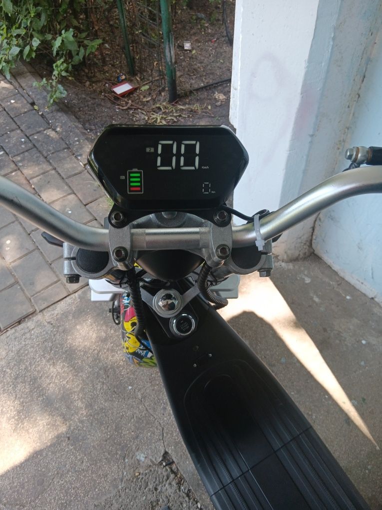 Vand motoscter 2 baterji
