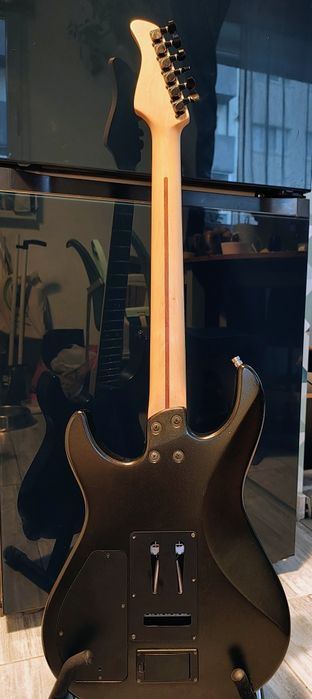 Chitară Fernandes cu sustain