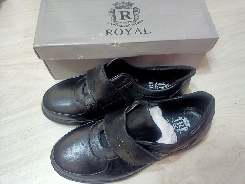 Туфли на мальчиков новые