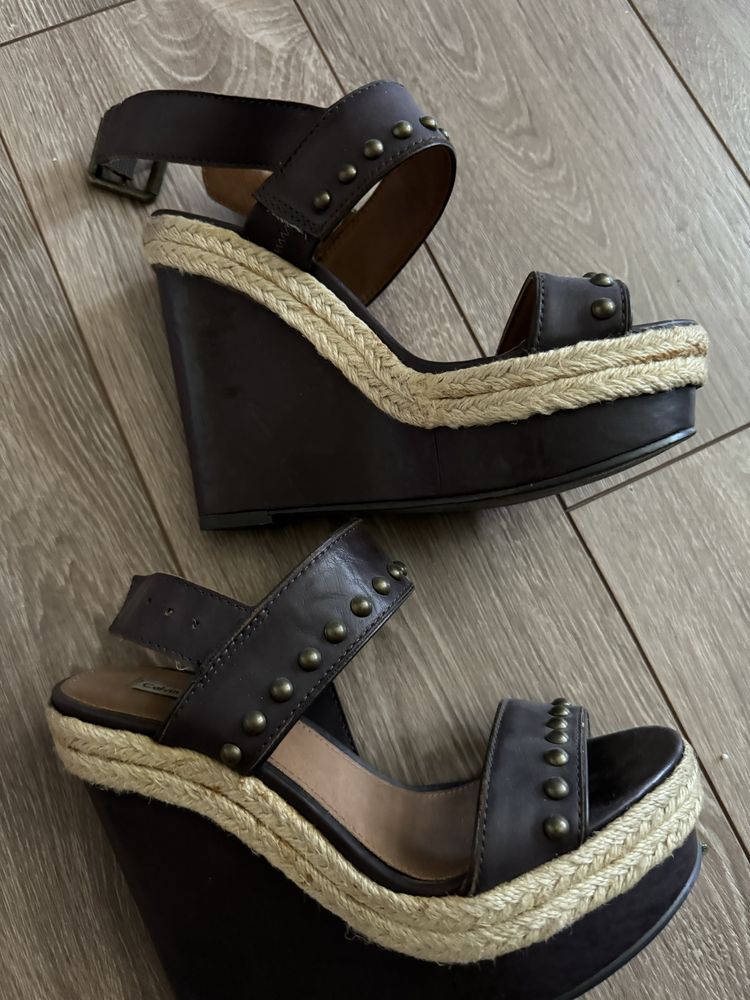 Sandale cu platforma ck