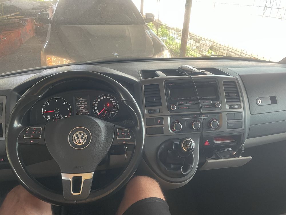 VW Transporter 2.0TDI 140 CP