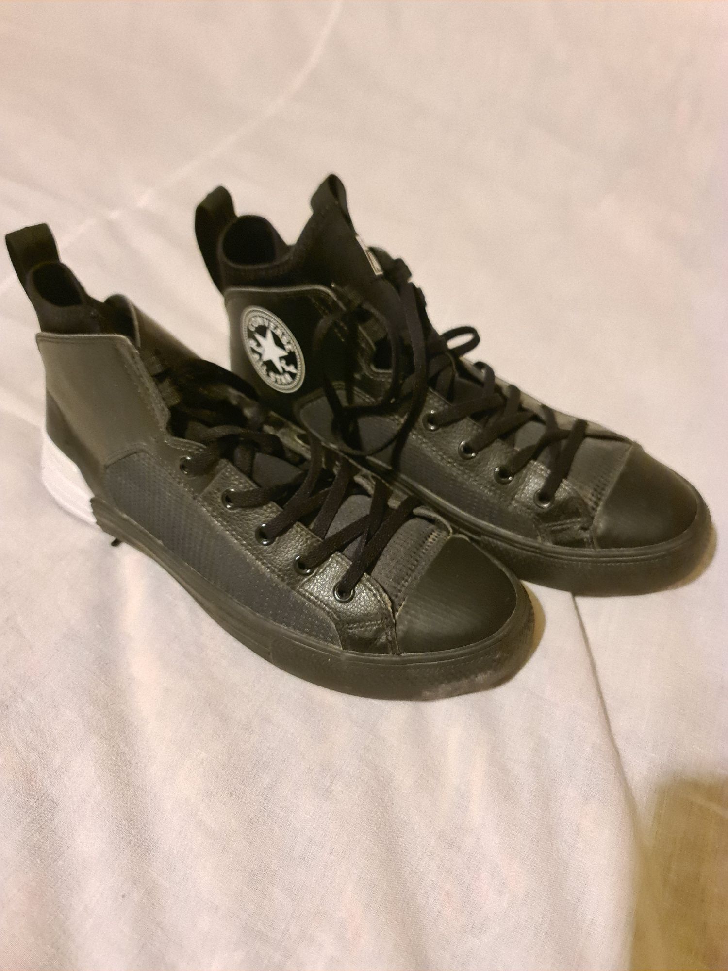Tenisi Converse din spuma