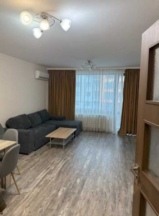 Дава се под наем Тристаен апартамент в София, Изток - 115 кв.м за 1000 € - Снимка #1