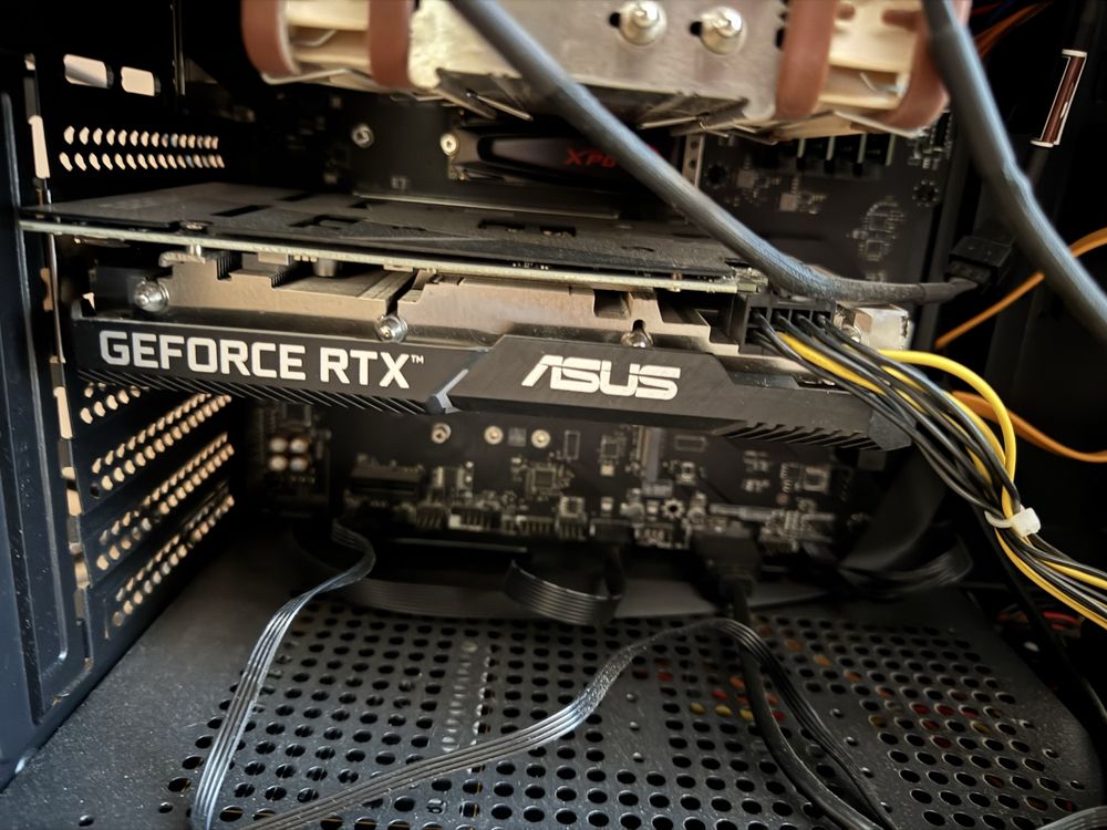 Гейминг компютър с монитор и периферия – Ryzen 5, RTX 3050, 24GB RAM