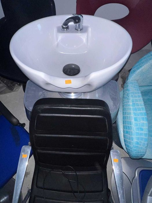 Scafă profesională pentru salon cu scaun reglabil electric