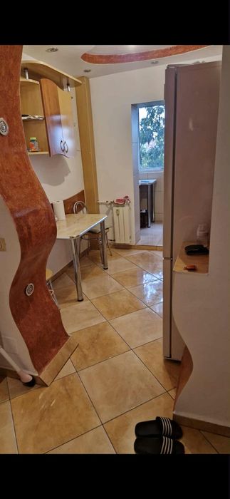Vand apartament 3 camere