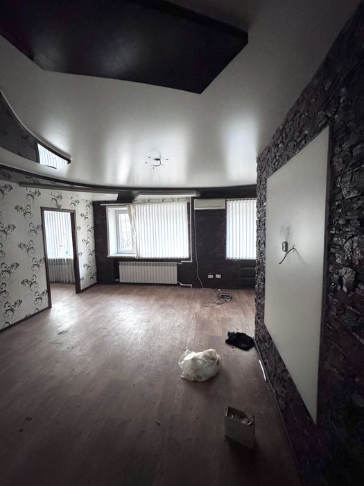 2 комнатная, Космонавтов 4