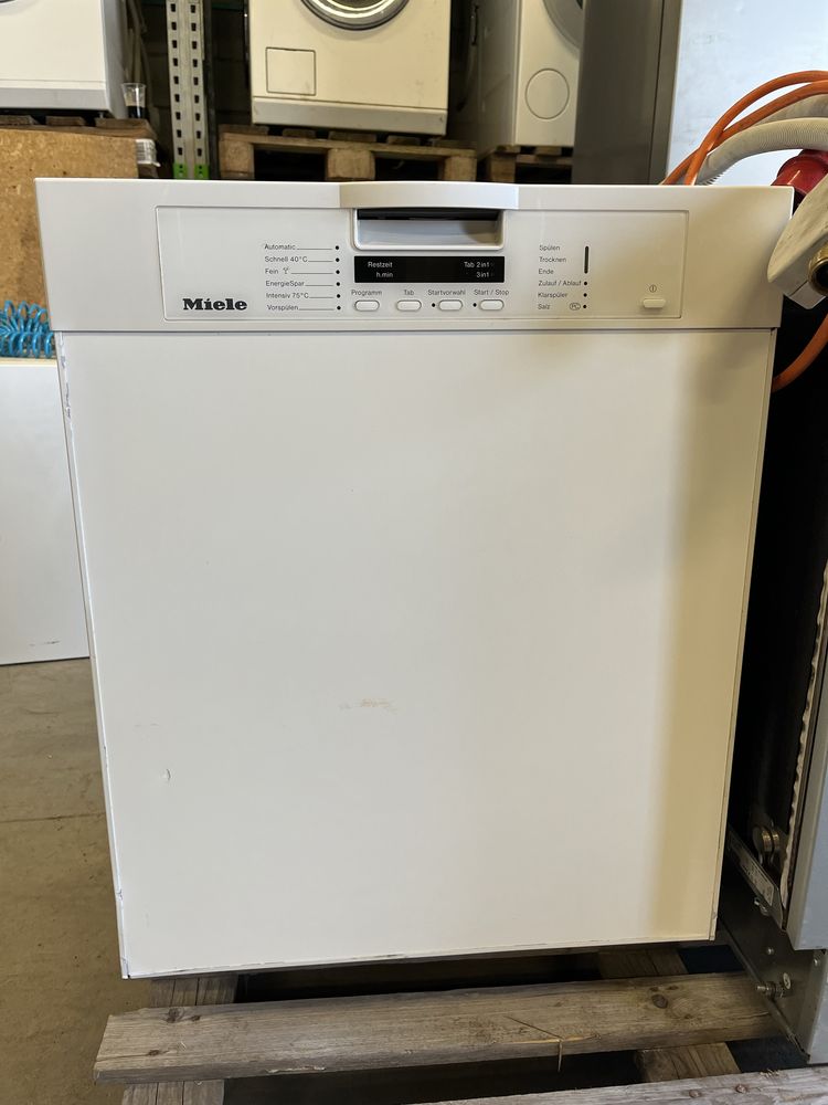 Съдомиялна за вграждане Miele