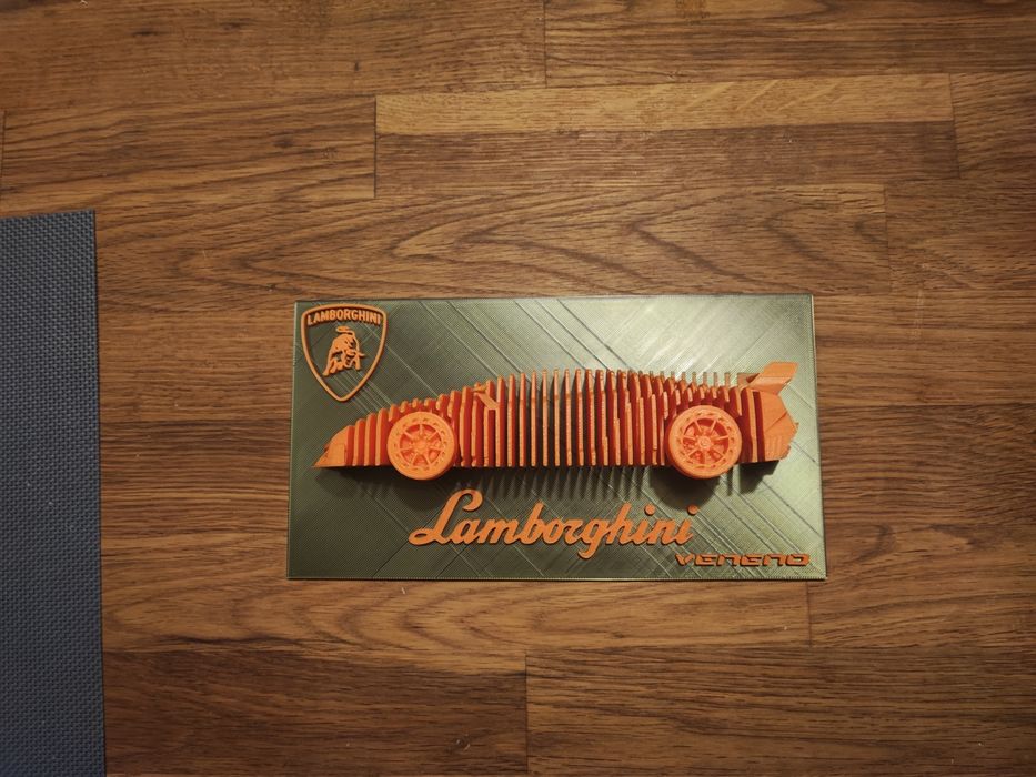 3D принтиран макет на Lamborghini veneno