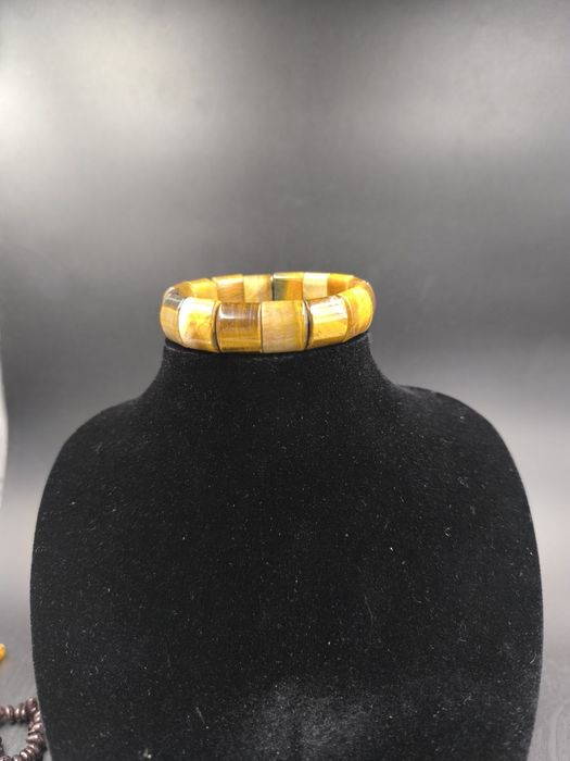 Тигрово Око Гривна