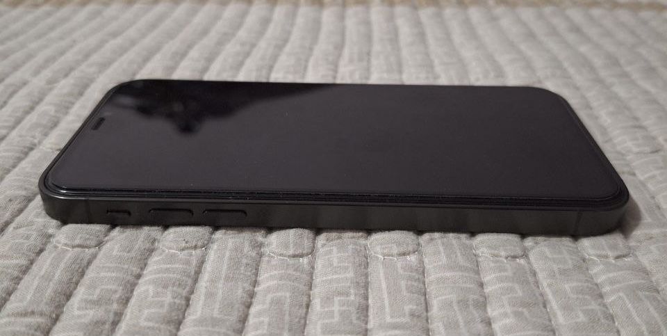 iphone XR Sotiladi Srochna