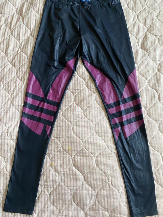 Продается тренировочный костюм