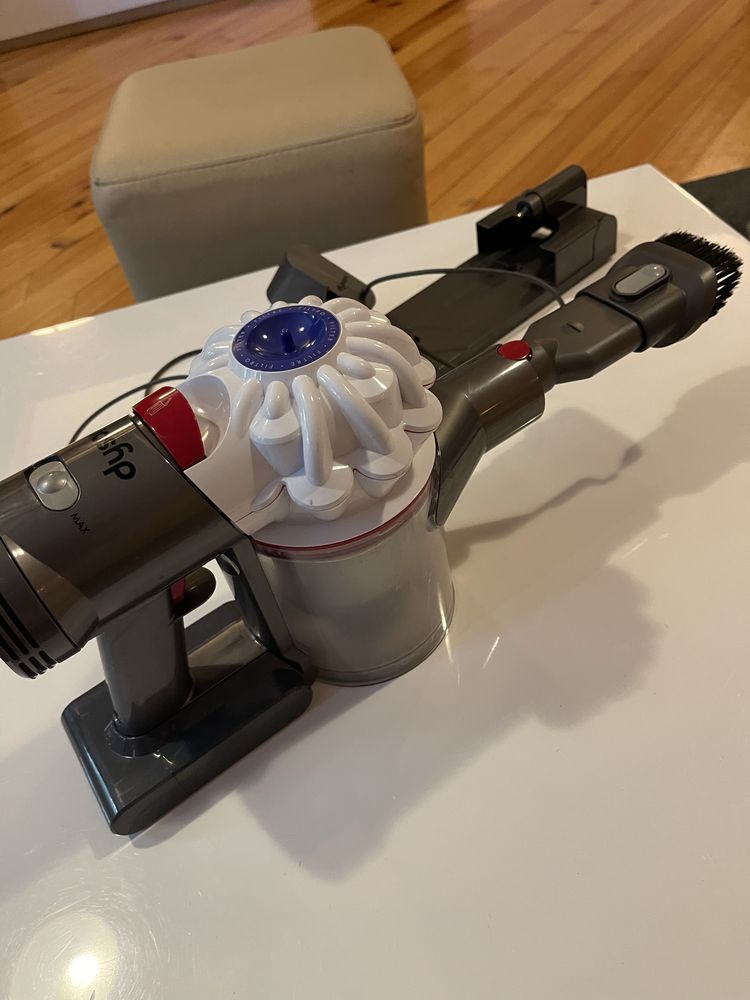 Прахосмукачка Dyson V7