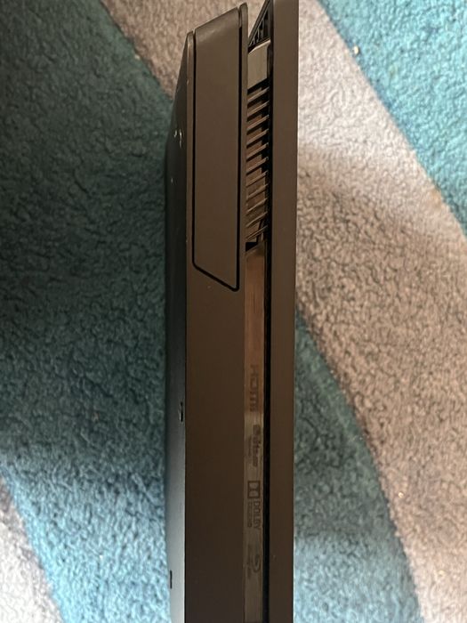 Playstation 4 Slim