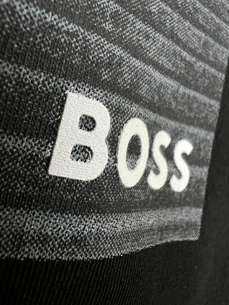 Hugo Boss Черна Тениска Голяма Щампа 3D елементи S M L XL XXL