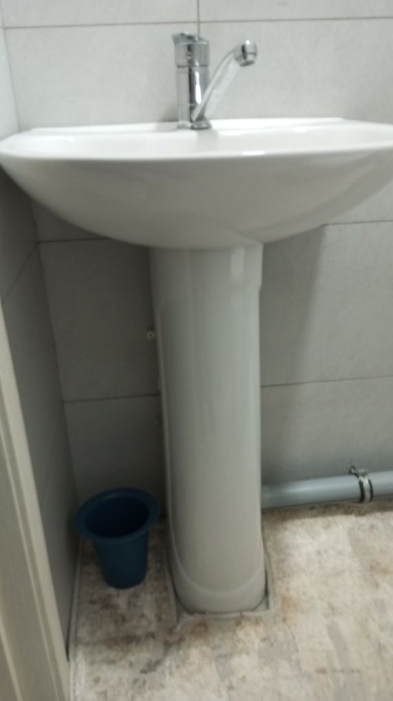 Продаётся душевая кабина и раковина