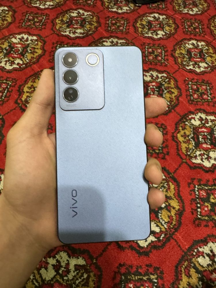 Vivo v27e.     .