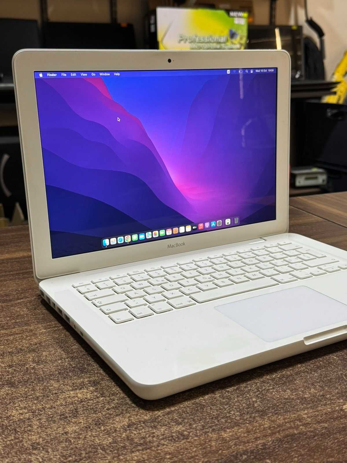 MacBook A1342 Late 2009