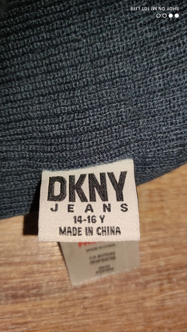 шапка  на   DKNY