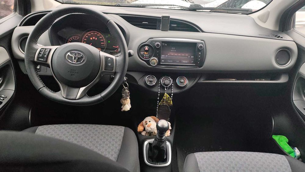 Toyota Yaris 1.33 VVT-I cu  11.561 km reali !