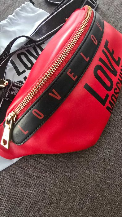 Нова кожена чанта LOVE Moschino