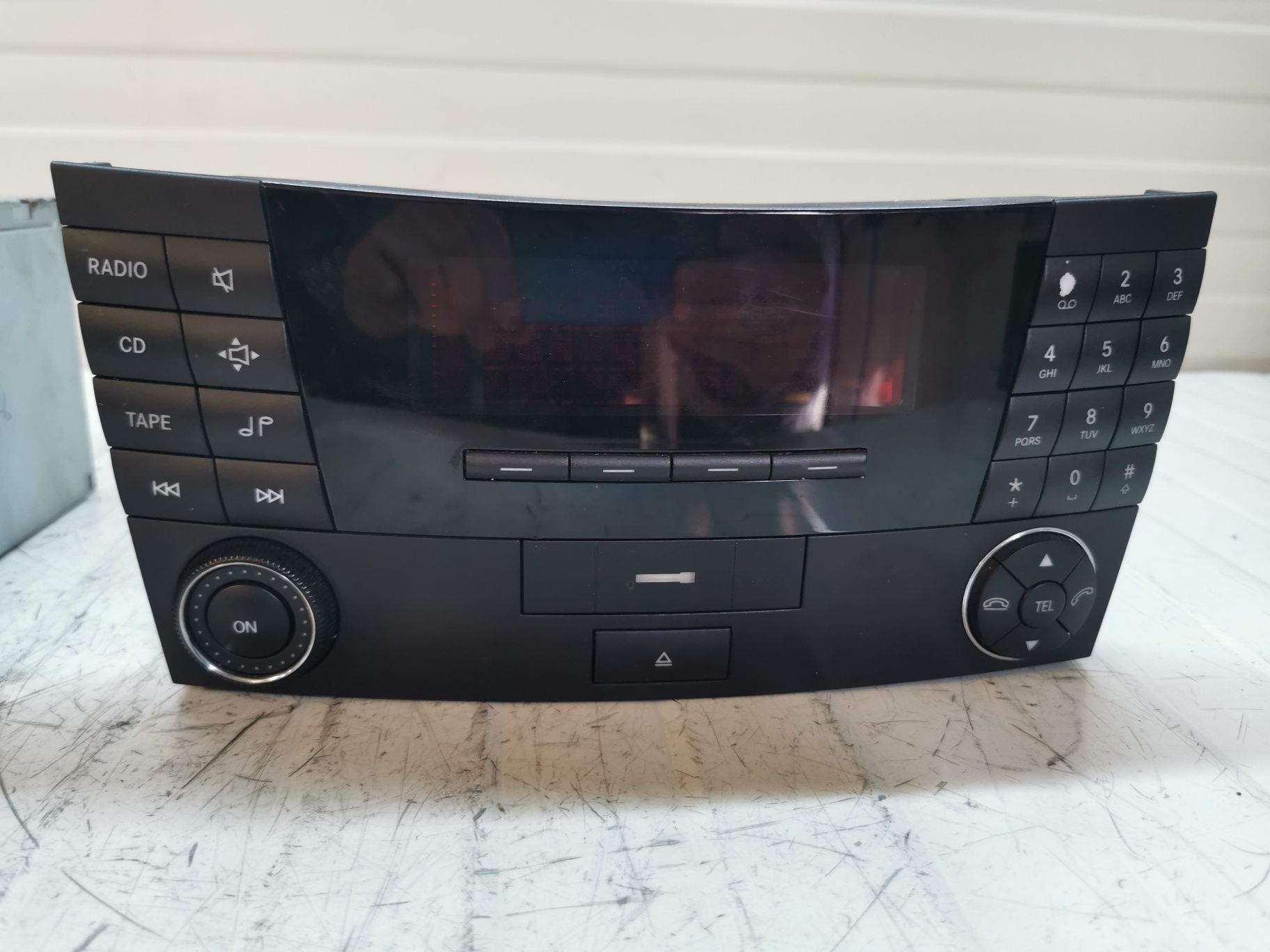 Radio cd Mercedes w211 150lei buc dezmembrez mercedes-benz