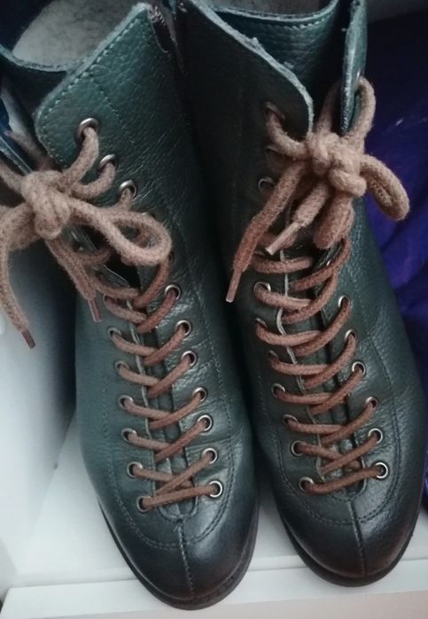 Bocanci piele mărimea 36 cu interior de 23 cm