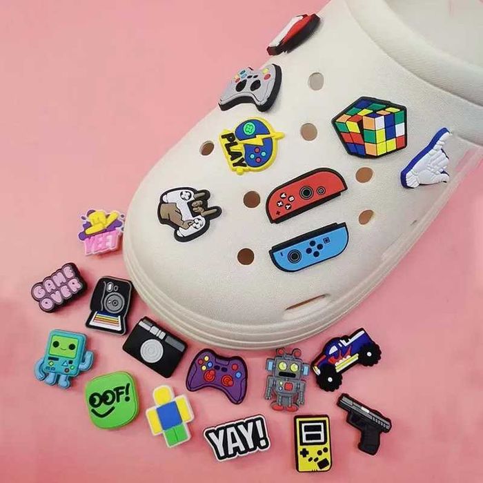 SET 21 Pinuri Pini Accesorii pentru Crocs Saboti Jibbitz, Jocuri Games