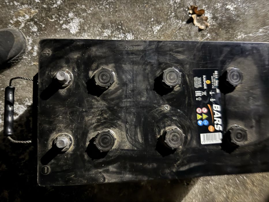 Продам 4 аккумулятора 230