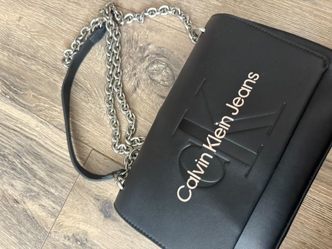 Оригинална дамска чанта calven klein нова