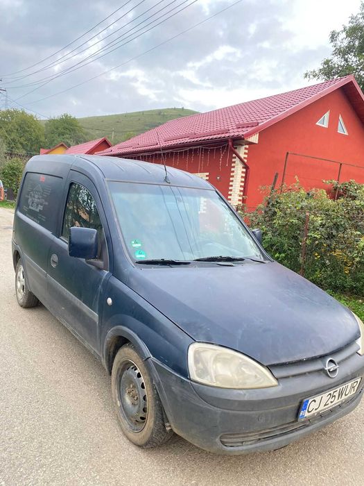 Vand sau schimb  duba si passat