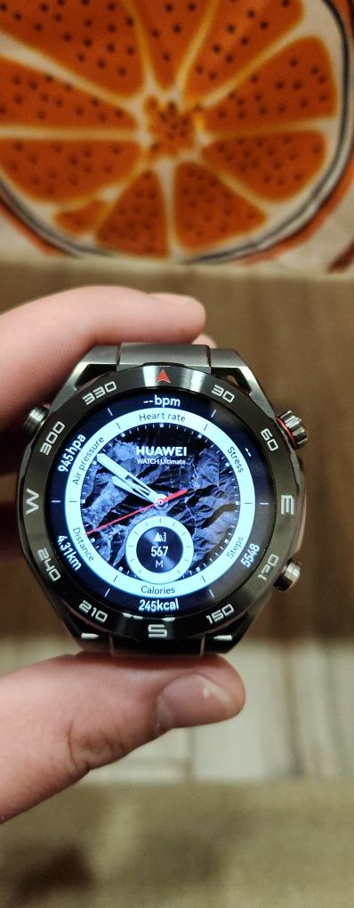 Продавам смарт часовник  Huawei Watch Ultimate