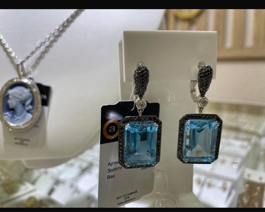 Серги из белого золота топаз и брилланты