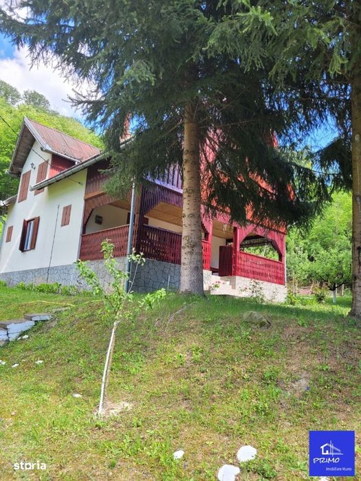 De vanzare cabana in Galaoaie-Rastolita, 20 arii teren, 5 camere.