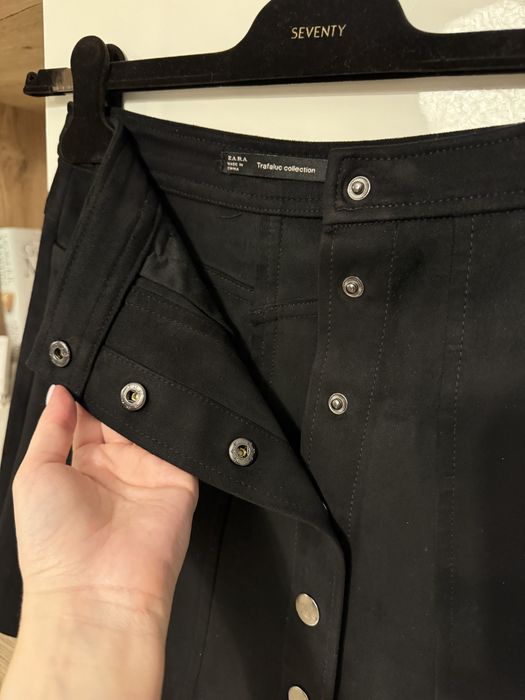 Fusta Zara XS din velur cu capse
