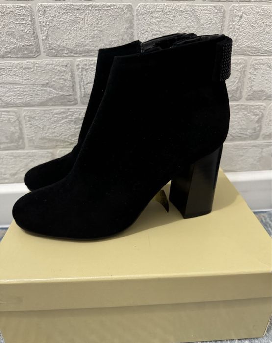 Продам новые 39 размер натуральная замша 12000 тенге