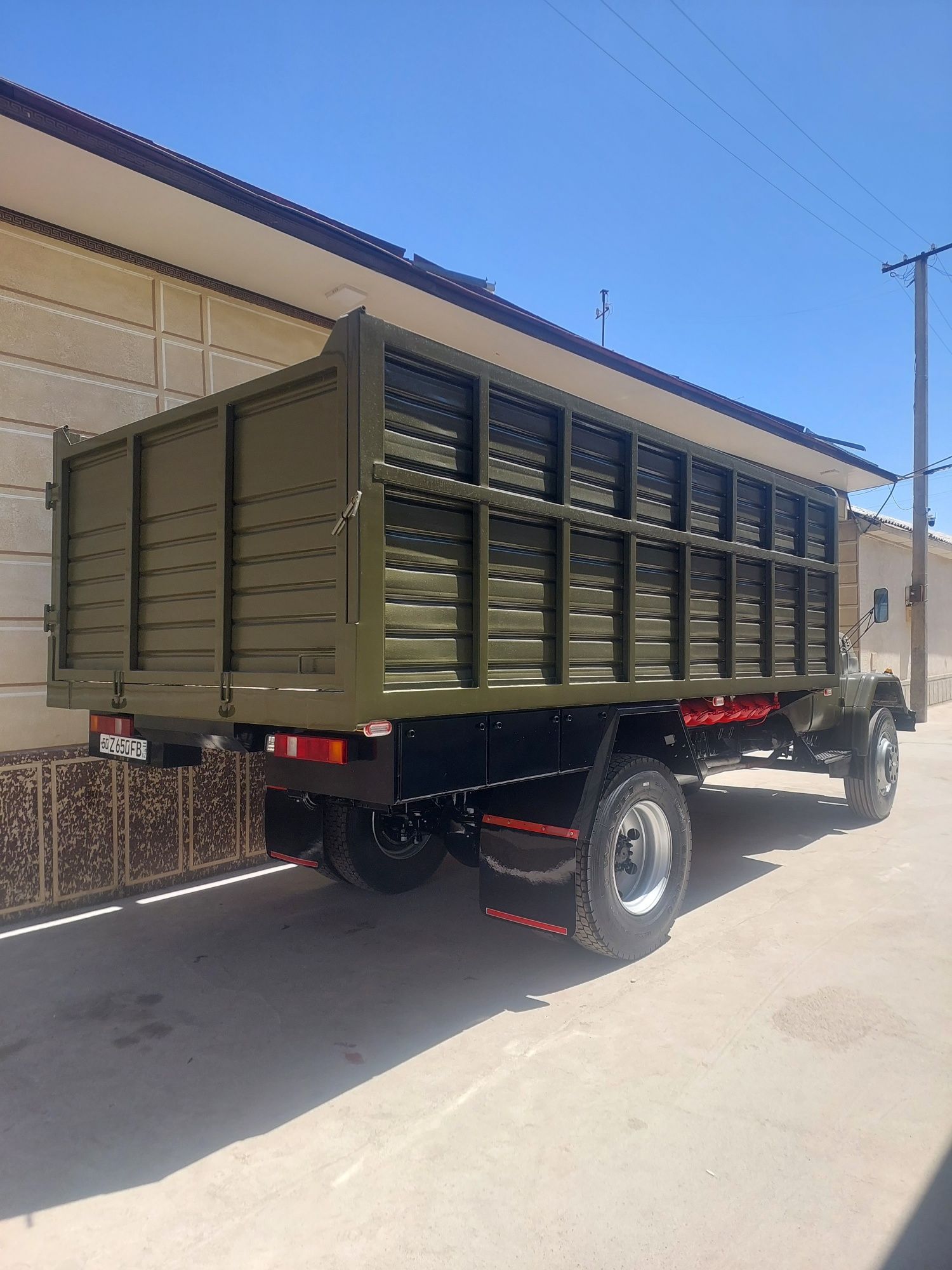 Zil 131 sotiladi