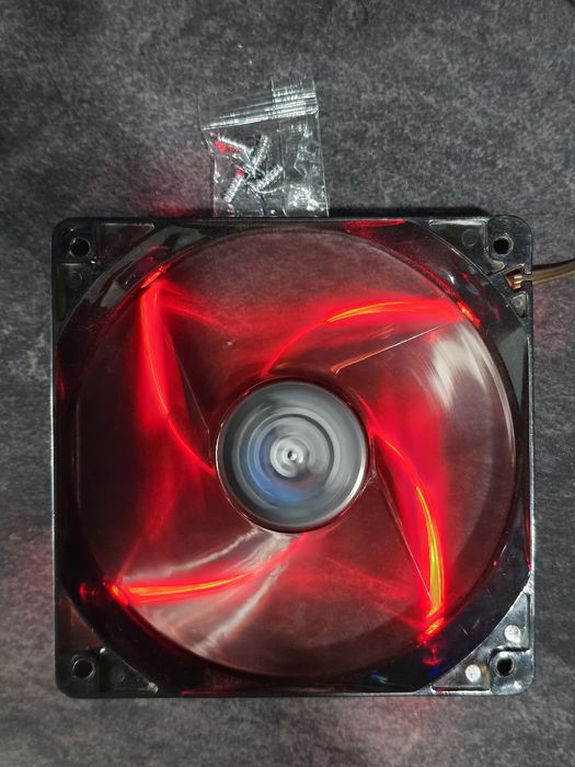 Продам красный кулер