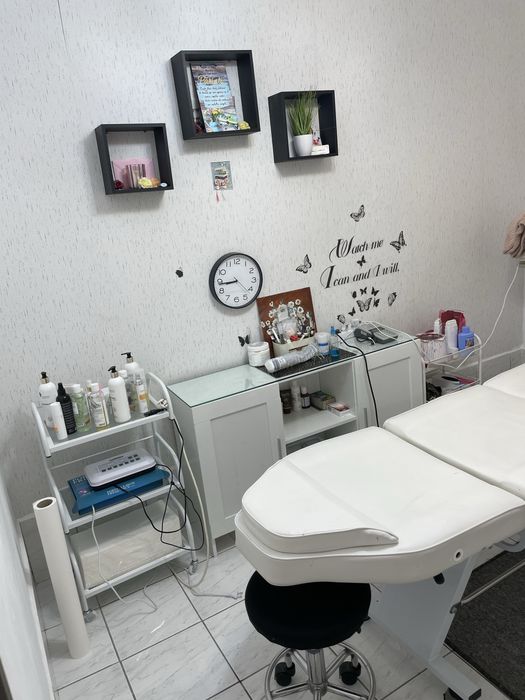 Inchiriez post pentru cosmetica si coafor  ,cu vad format .