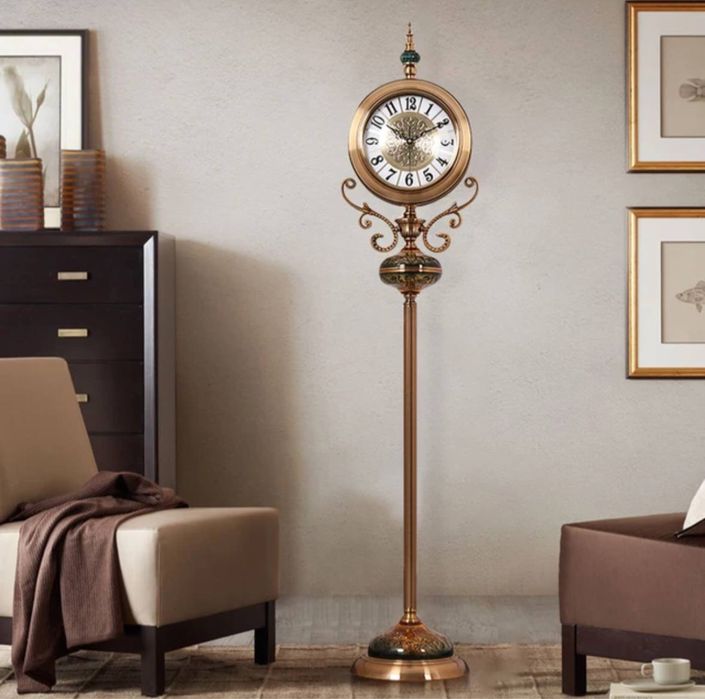Часы роскошные напольные.